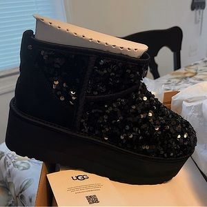 UGG ULTRA MINI CHUNKY SEQUIN - BLACK SIZE US 8